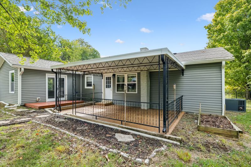 2400 Pumpkin Creek Ln, Spring Hill, TN 37174