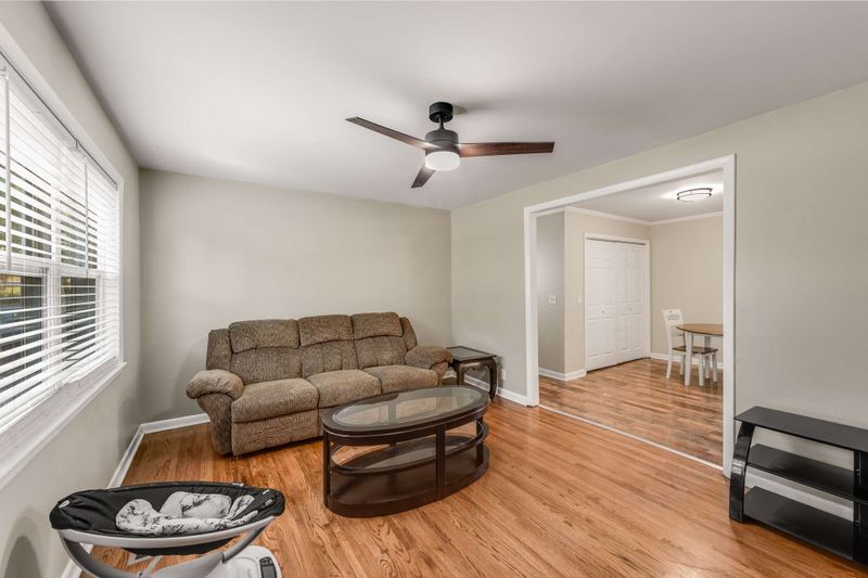 116 Edgefield Cir, Dickson, TN 37055