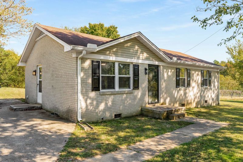 116 Edgefield Cir, Dickson, TN 37055