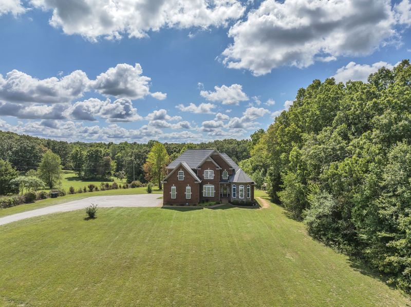 945 Eli Rd, Bon Aqua, TN 37025