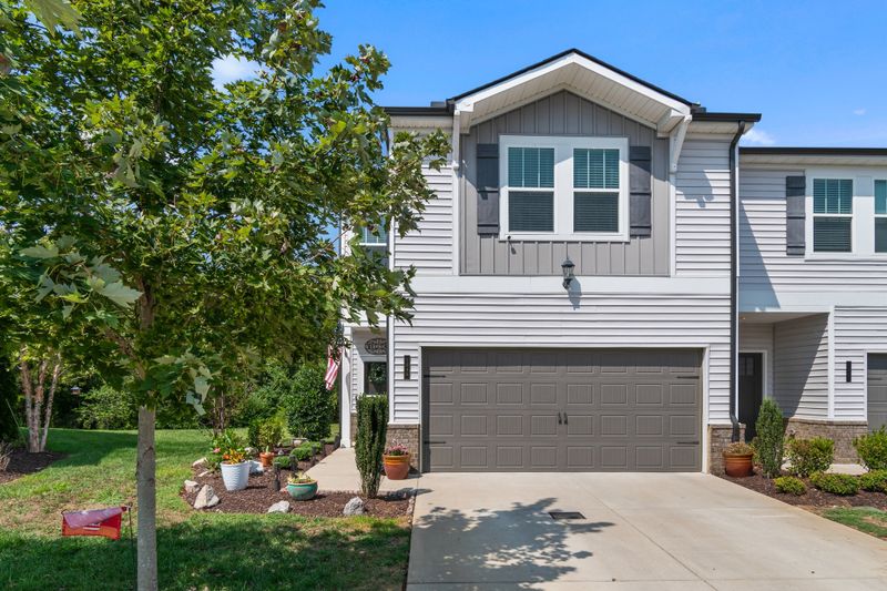 1245 W End Station Dr, Lebanon, TN 37087
