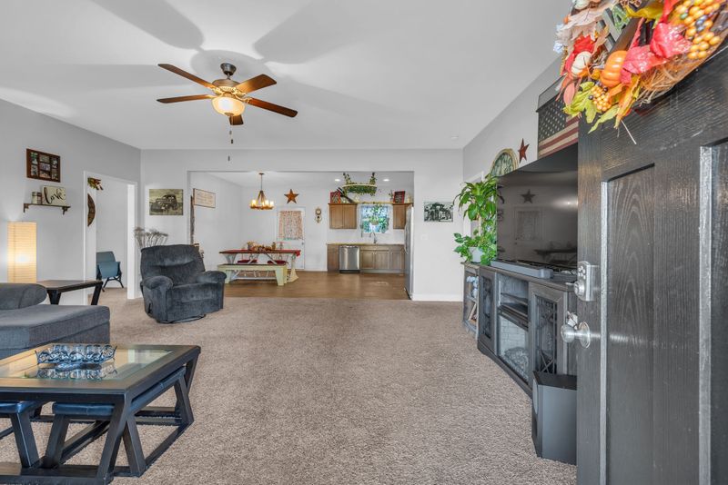 1910 Bull Run Cir, Columbia, TN 38401