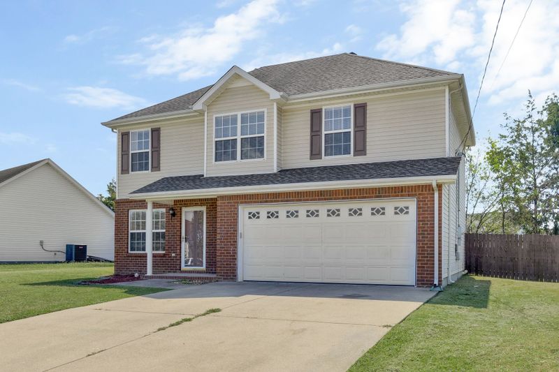 2014 Pearson Ln, La Vergne, TN 37086