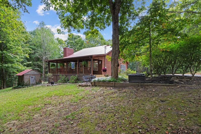 965 Town Branch Rd, Charlotte, TN 37036
