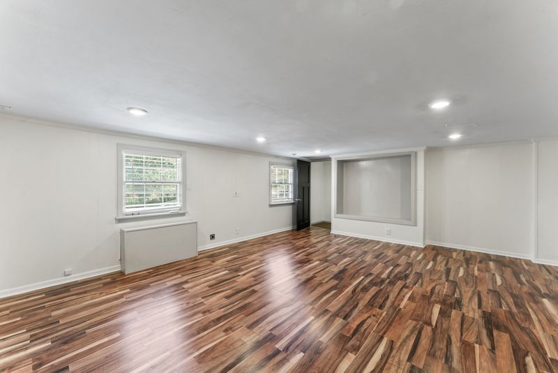 1005 Hickory Hollow Rd, Nashville, TN 37221