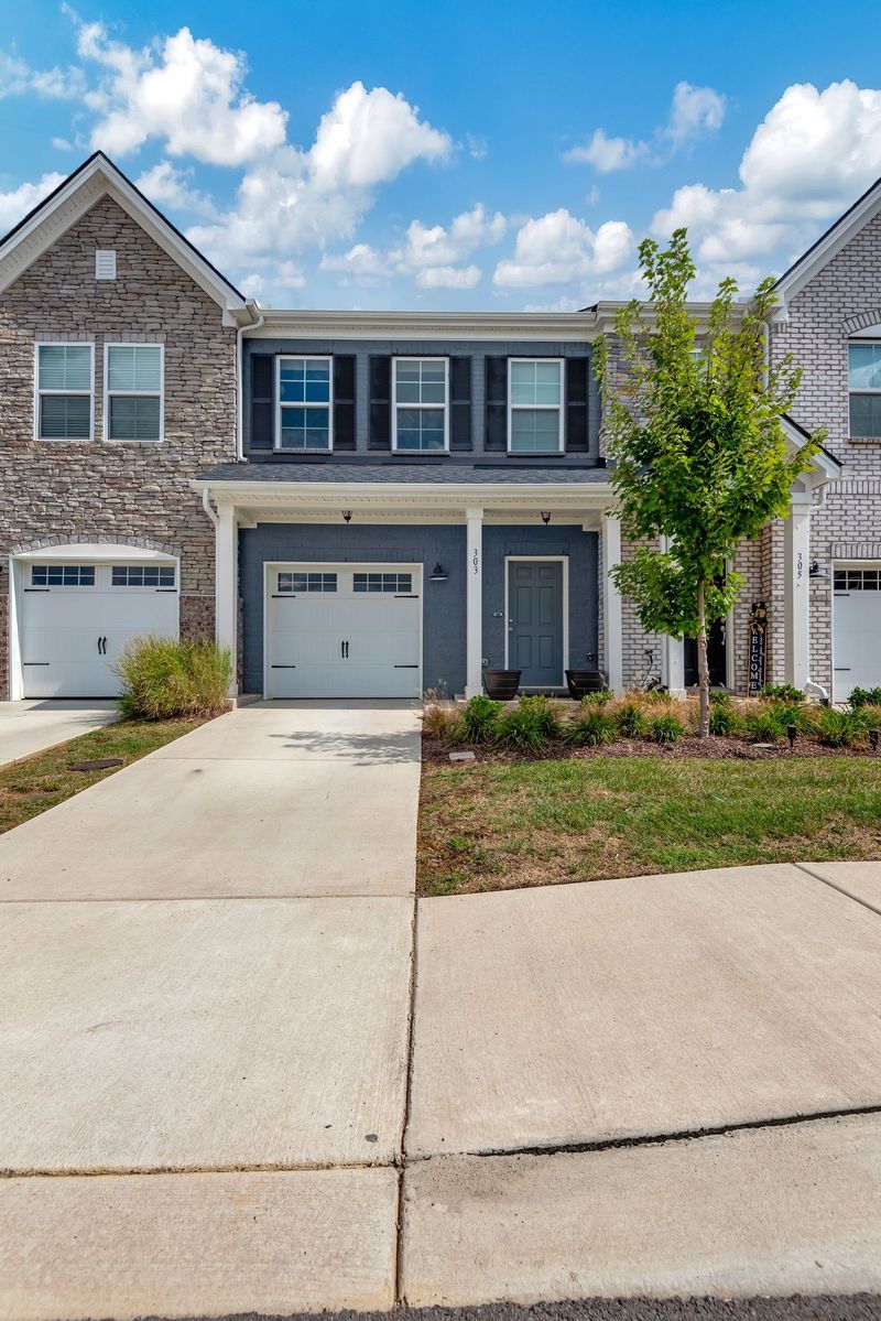 303 Victoria Dr, Lebanon, TN 37090