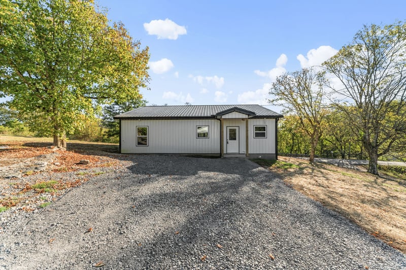 29 Little Creek Rd, Pleasant Shade, TN 37145