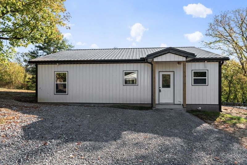 29 Little Creek Rd, Pleasant Shade, TN 37145