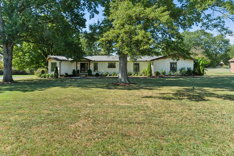138 Bluegrass Dr, Hendersonville, TN 37075