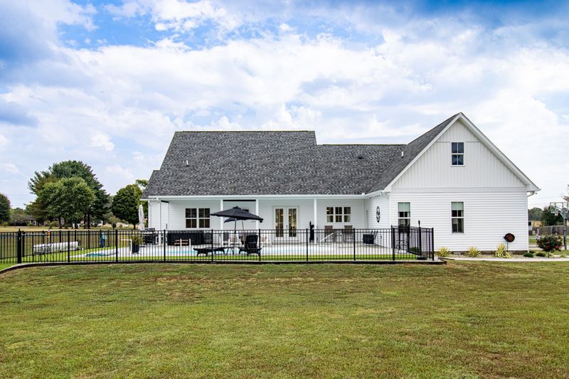 5252 Cross Plains Rd, White House, TN 37188