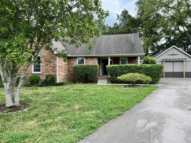 2716 Oak Point St, Murfreesboro, TN 37130