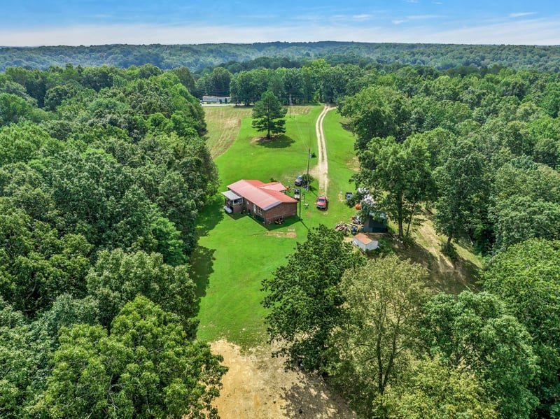 4654 Mcclanahan Rd, Hampshire, TN 38461