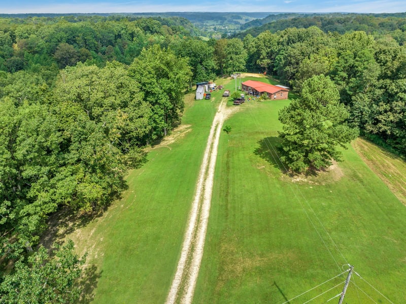 4654 Mcclanahan Rd, Hampshire, TN 38461