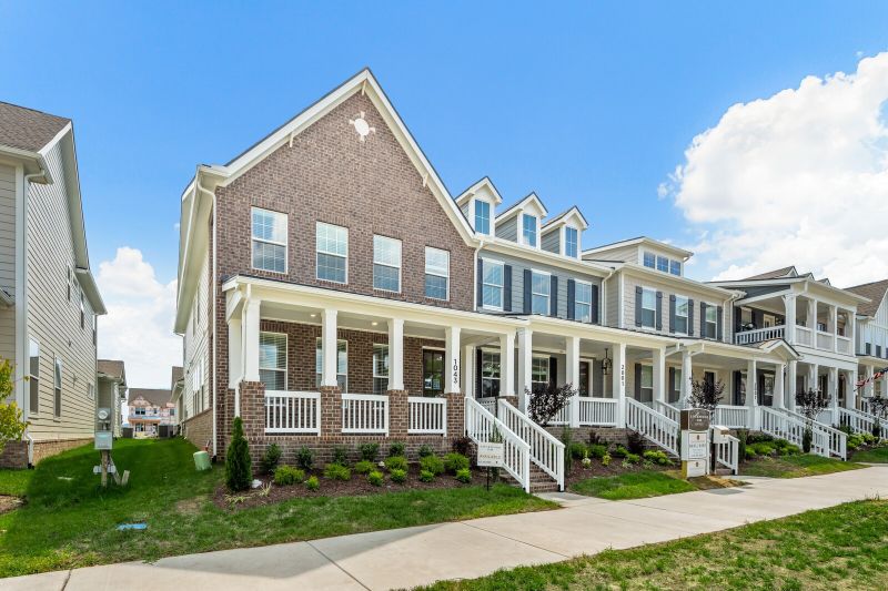 1043 Braidwood Ln N, Franklin, TN 37064