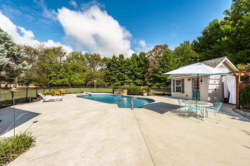 317 Cherry Ln, White House, TN 37188