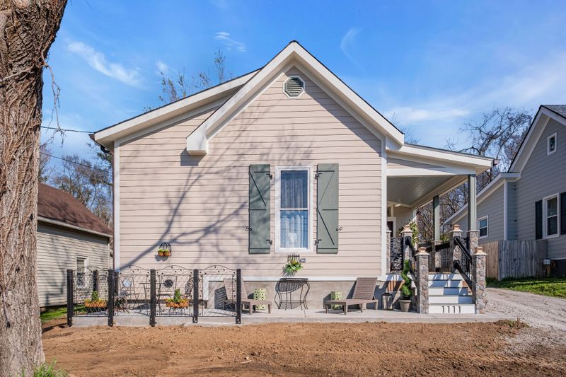 1111 School St, Columbia, TN 38401
