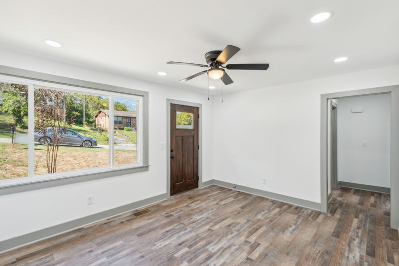 2629 Combs Dr, Nashville, TN 37207