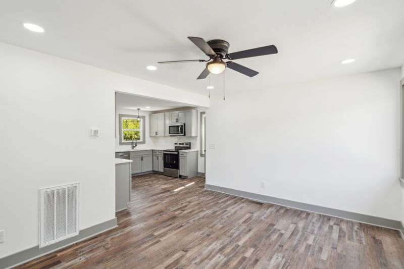 2629 Combs Dr, Nashville, TN 37207