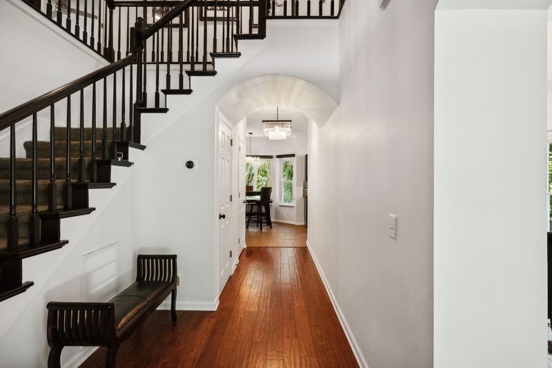 5869 Woodlands Ave, Nashville, TN 37211