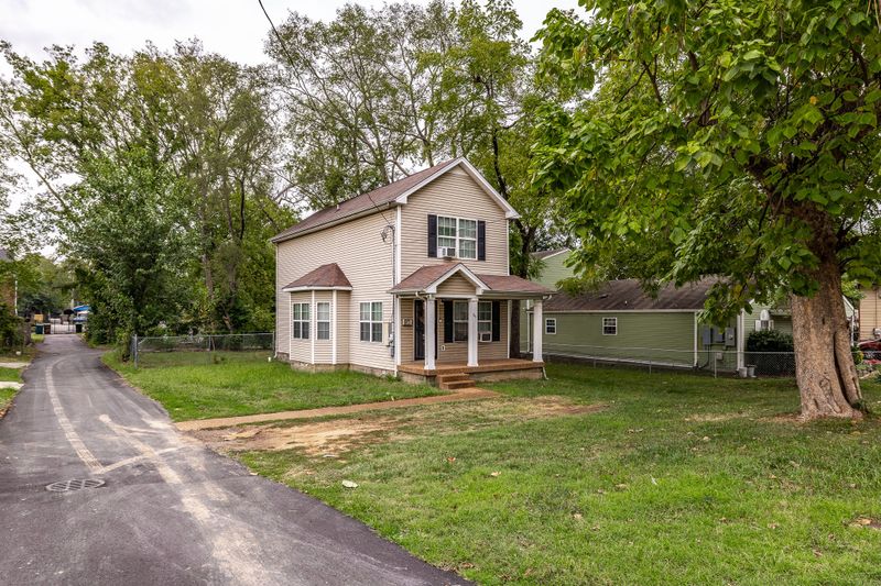 64 Cannon St, Nashville, TN 37210
