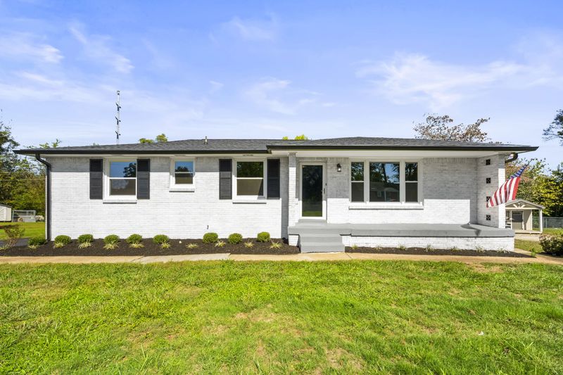 2506 Hickory Dr, Springfield, TN 37172