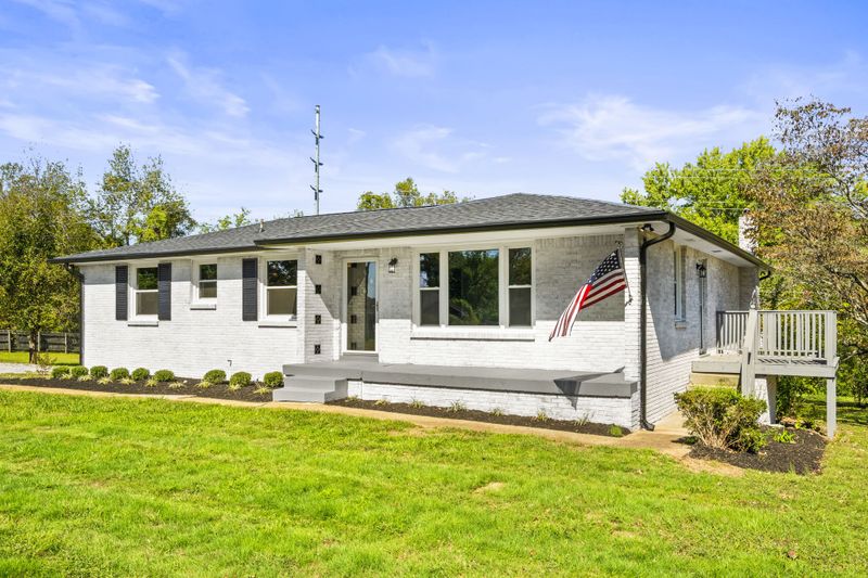 2506 Hickory Dr, Springfield, TN 37172