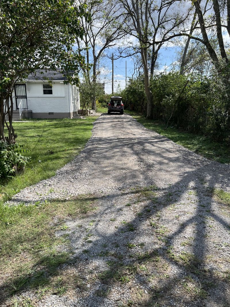 3912 Meadow Rd, Nashville, TN 37218