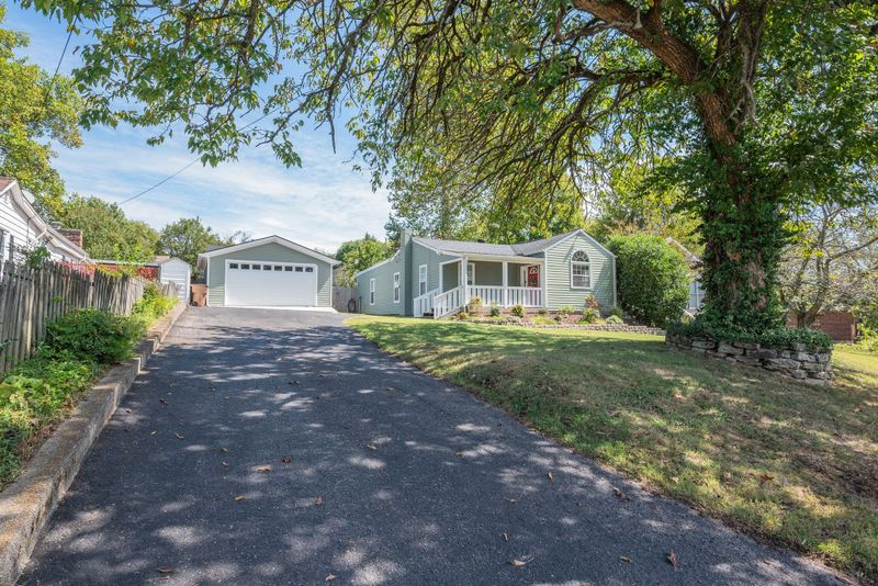 210 54th Ave N, Nashville, TN 37209