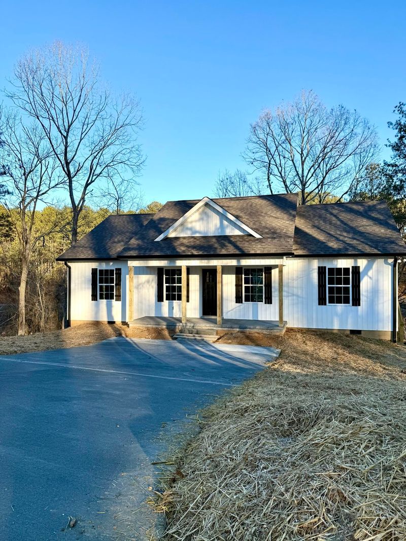 2255 Eaton Dr, Dalton, GA 30721