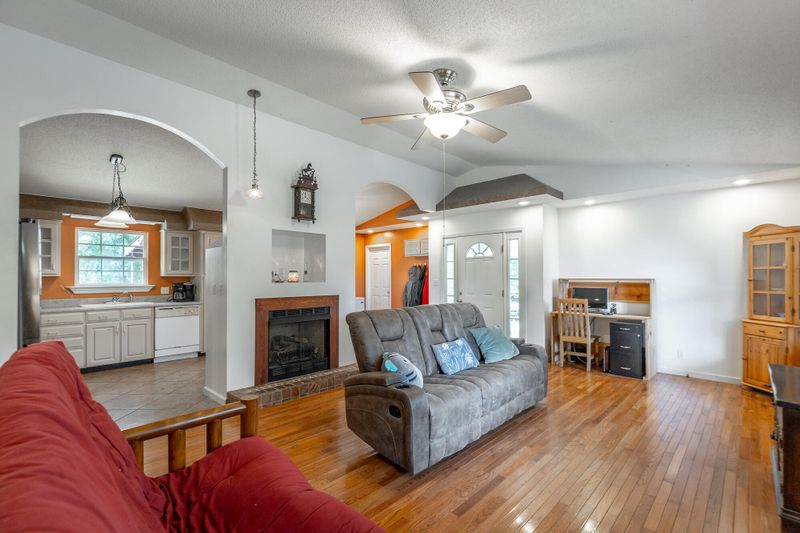 1328 Trion Hw, La Fayette, GA 30728