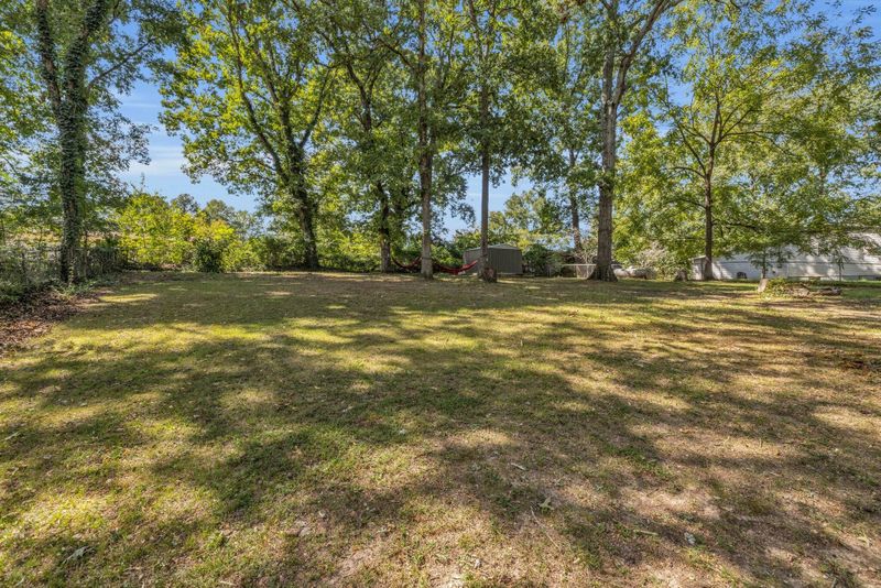 3201 Maple Grove Dr, Dalton, GA 30721