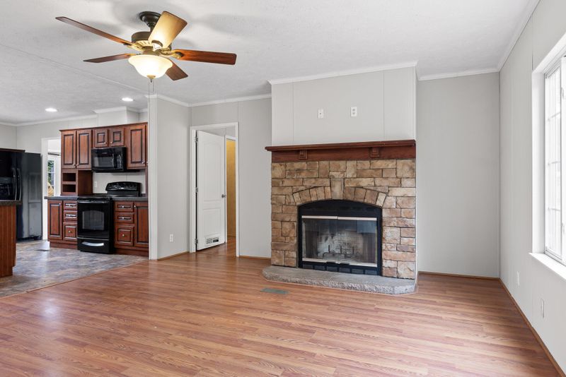 2320 Worley Chapel Rd, Trenton, GA 30752
