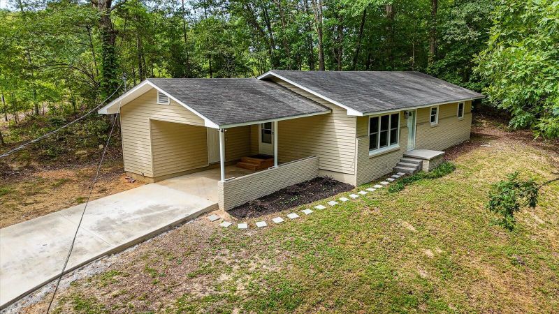 237 Sw Forest Hill Rd, Dalton, GA 30720