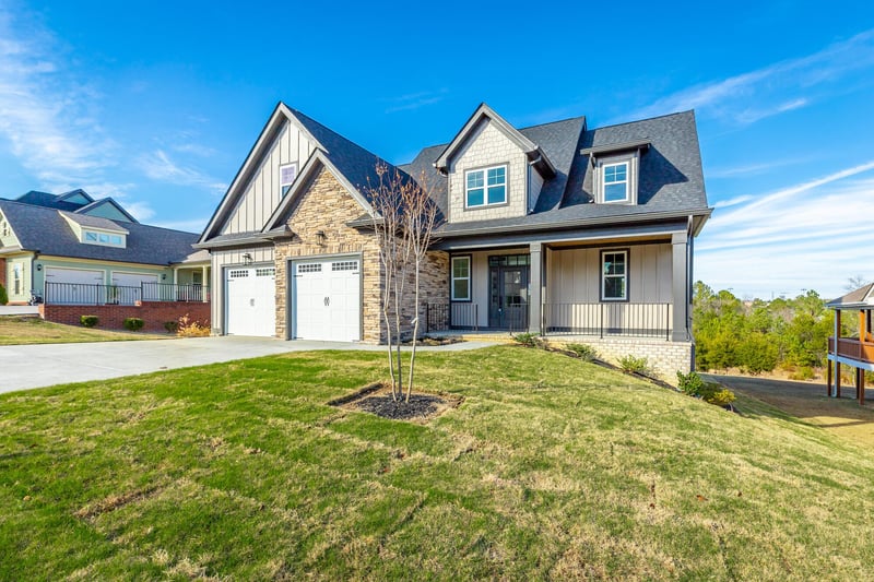 586 Lakeshore Cove Dr, Fort Oglethorpe, GA 30742