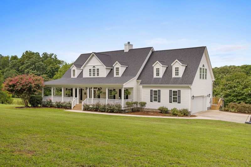 537 Henry Dr, Ringgold, GA 30736