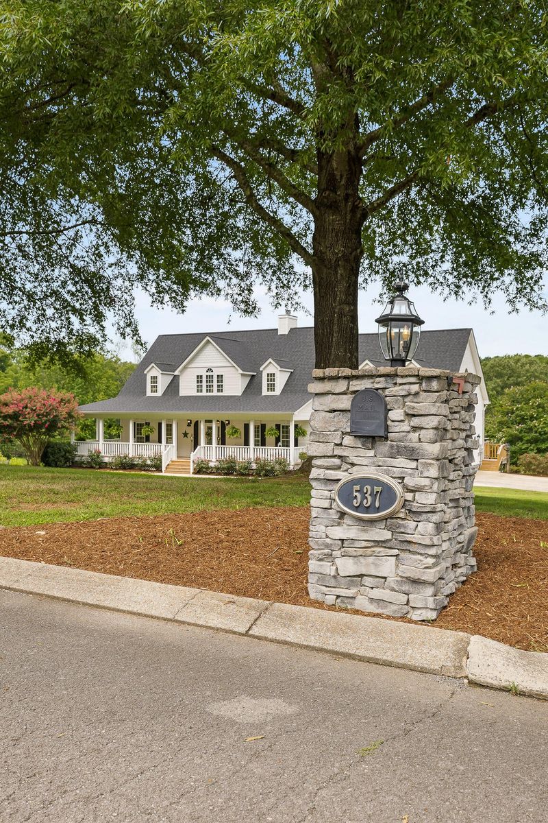 537 Henry Dr, Ringgold, GA 30736