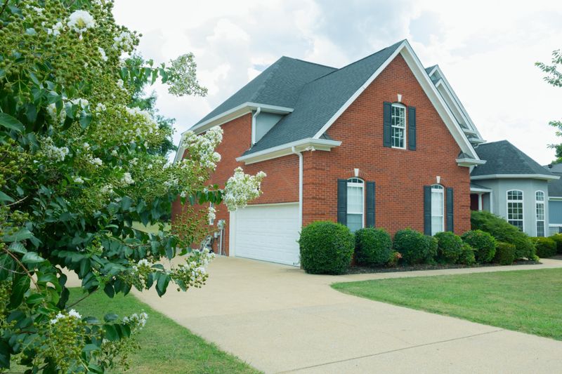 30 Clover Dr, Ringgold, GA 30736