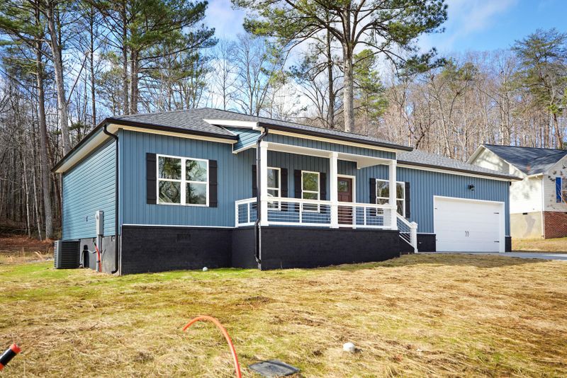 303 Windsong Dr, La Fayette, GA 30728