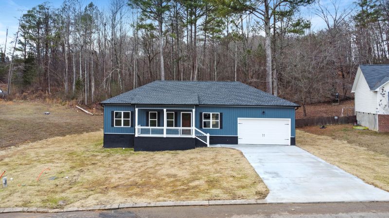 303 Windsong Dr, La Fayette, GA 30728
