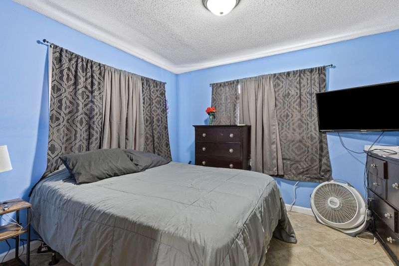 1026 Dry Valley Rd, Rossville, GA 30741