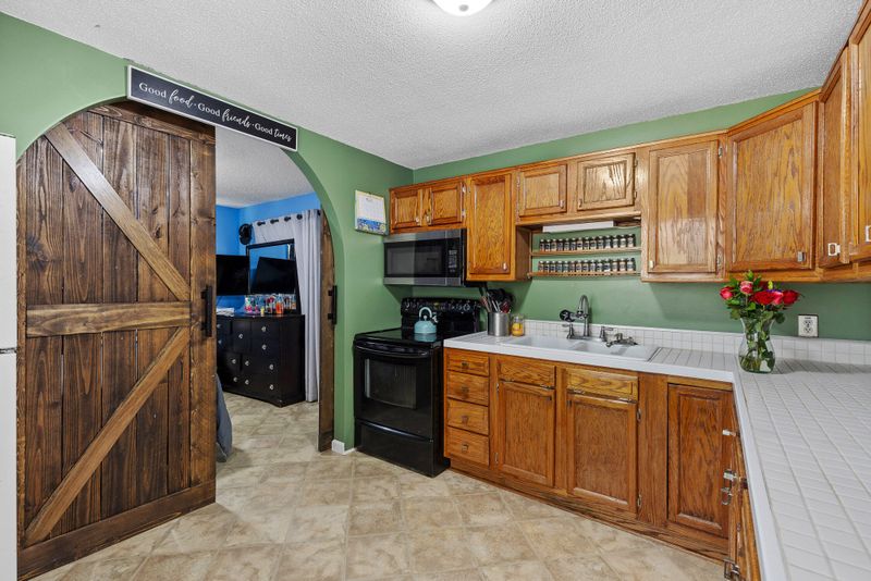 1026 Dry Valley Rd, Rossville, GA 30741