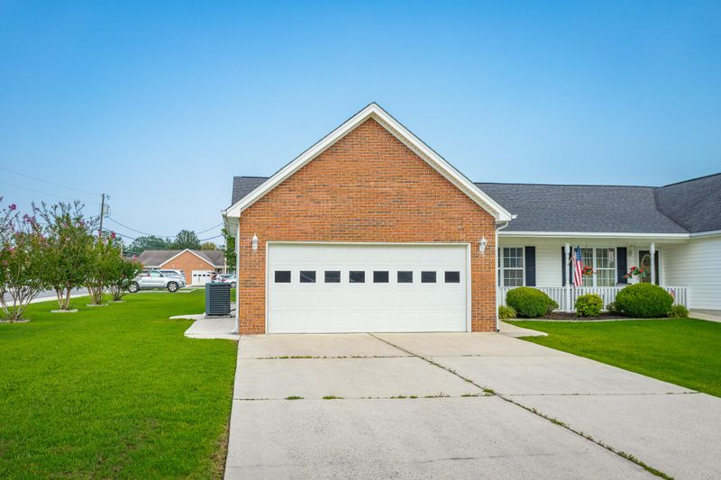 65 Yellow Brick Rd, Rossville, GA 30741
