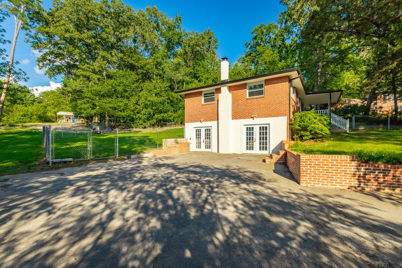 6 Warren Ln, Rossville, GA 30741