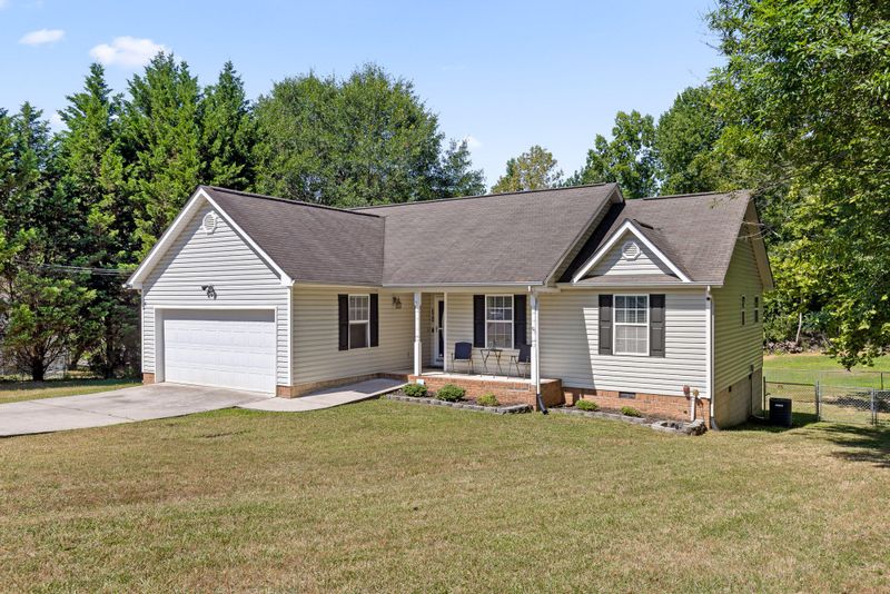 301 Ridgecrest Dr, La Fayette, GA 30728