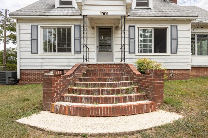 161 Magnolia St, Rossville, GA 30741