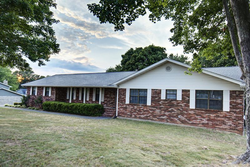 443 Hillcrest Cir, Ringgold, GA 30736