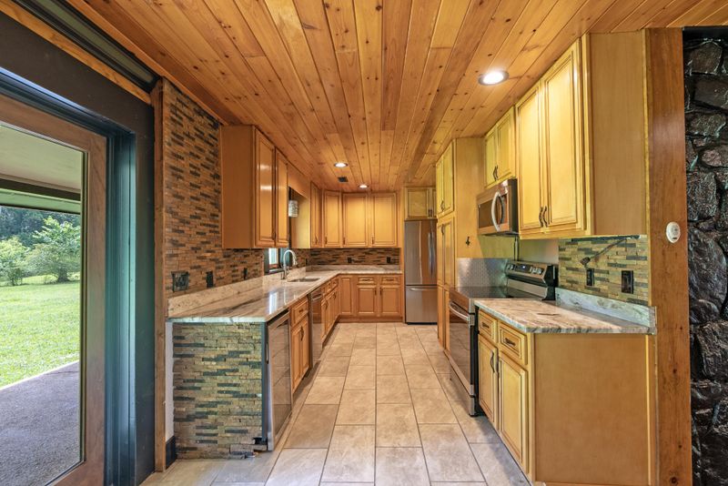 725 Goodson Cir, Rock Spring, GA 30739