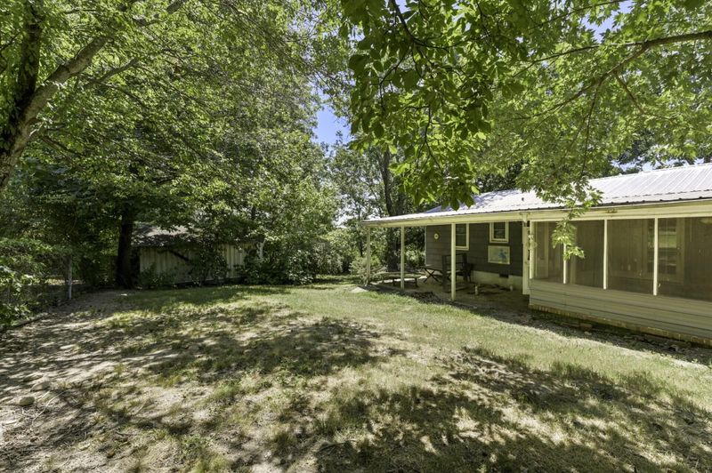 205 Hilltop Dr, Rossville, GA 30741