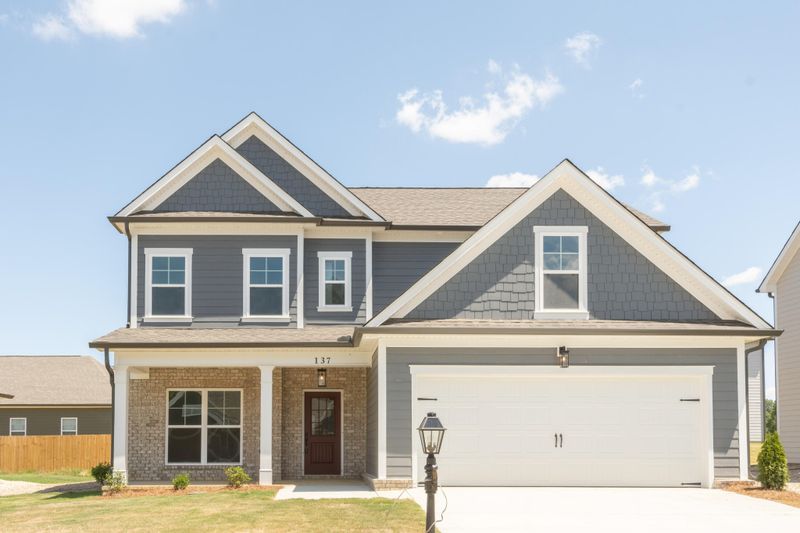 137 Winchester Dr, Fort Oglethorpe, GA 30742