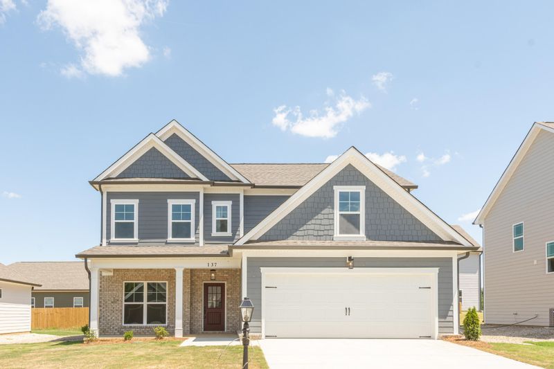 137 Winchester Dr, Fort Oglethorpe, GA 30742